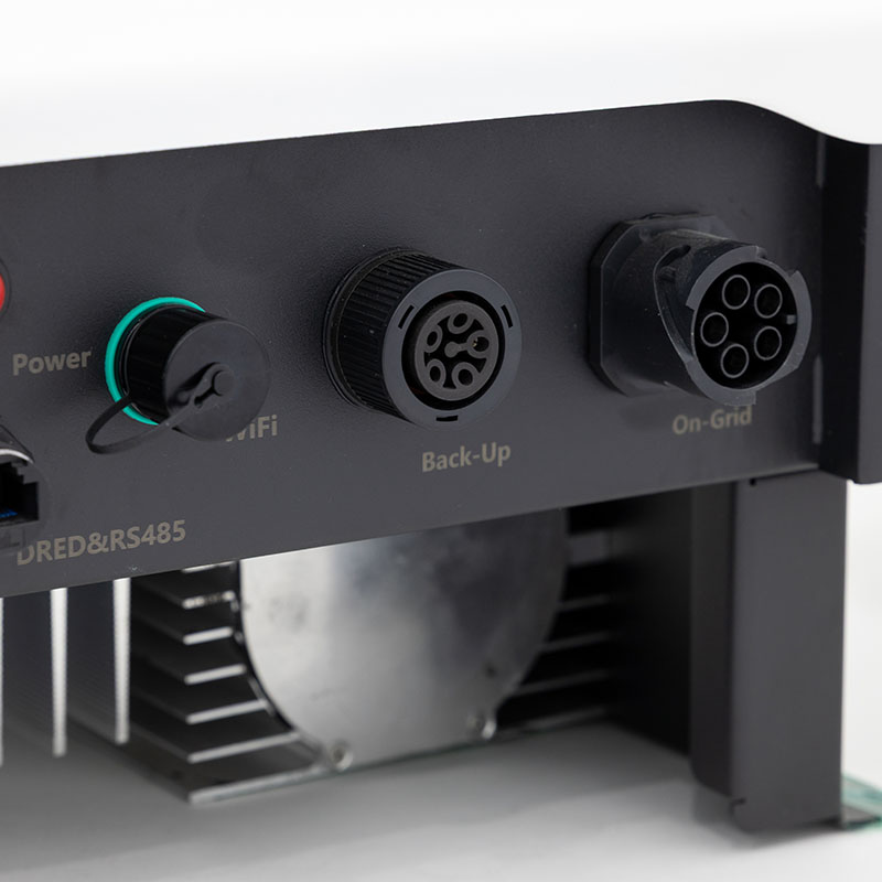 Onduleur solaire hybride triphasé EPH12KTL pour le stockage d'énergie de grande capacité Onduleur solaire hybride triphasé EPH12KTL pour le stockage d'énergie de grande capacité